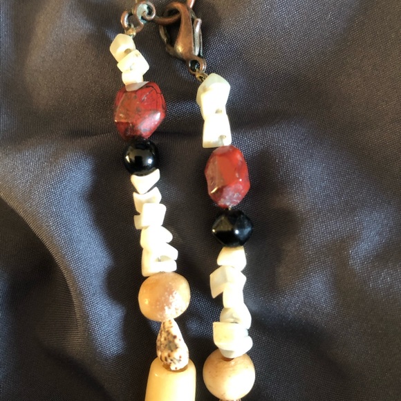 Shell/Bead Necklace - Picture 7 of 7